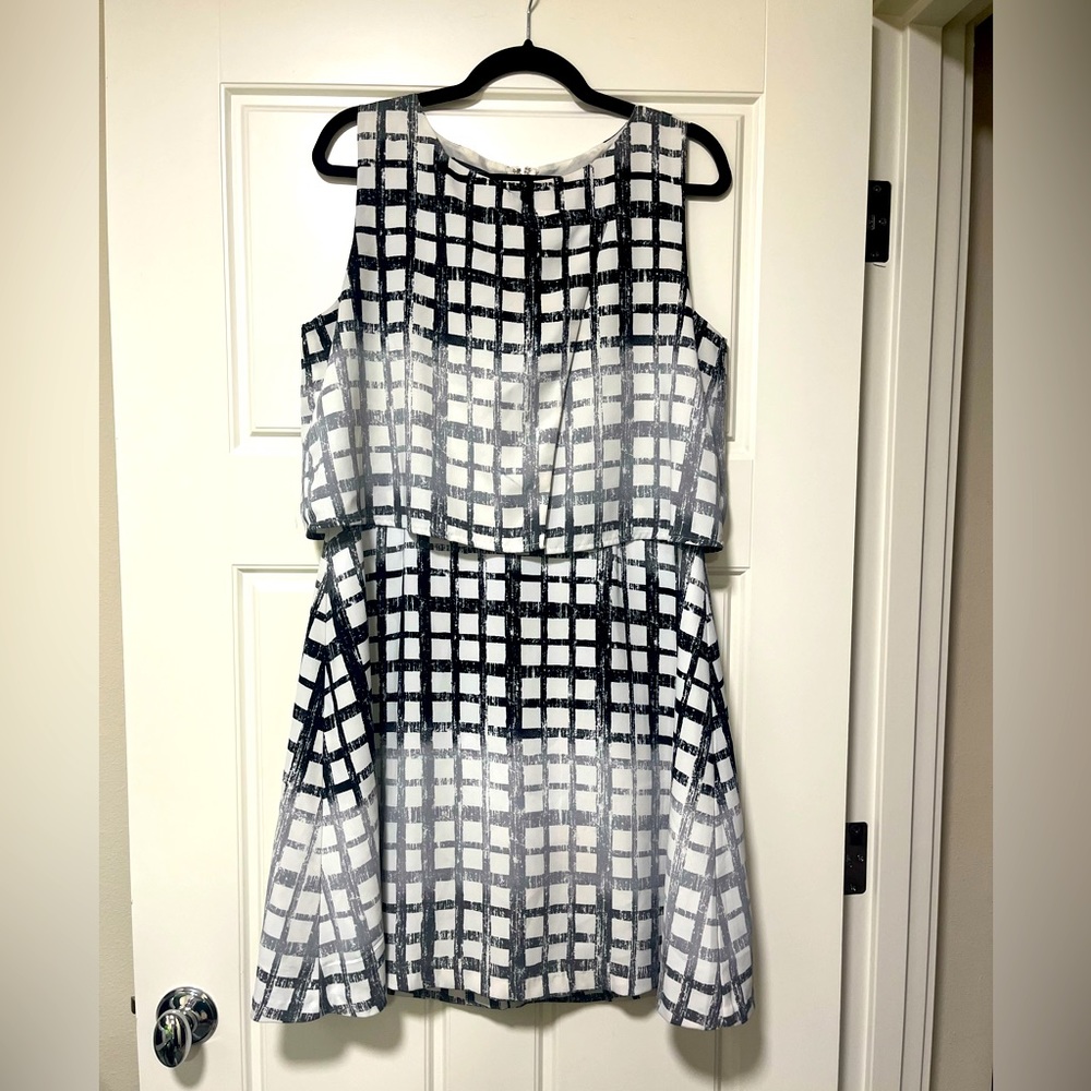 Dual color check print dress